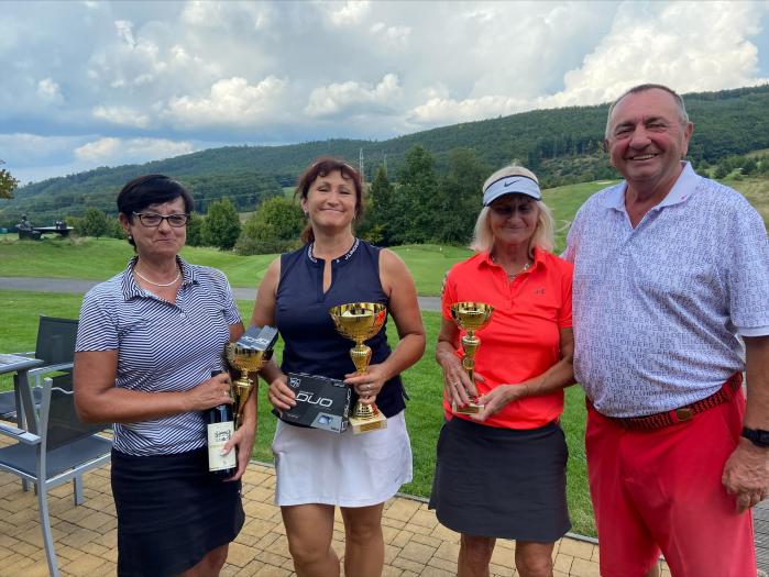 Seniorky 1.-3. místo (Machátová, Stejskalová, Lazarová)